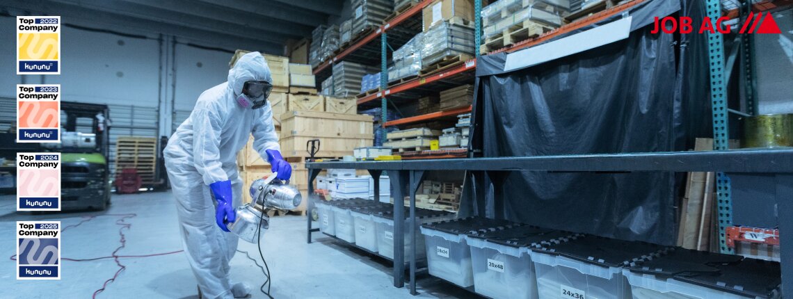 Technische Reinigungskraft